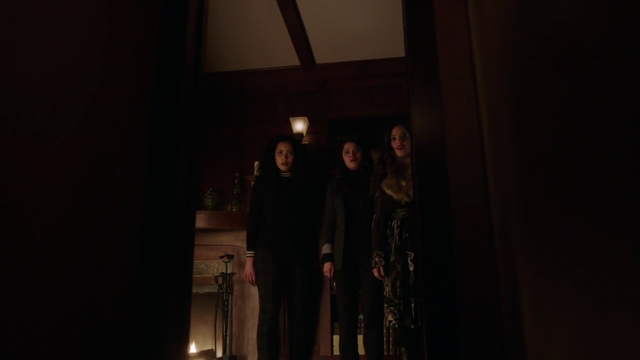 Charmed-Online-dot-nl_Charmed-1x20Ambush01674.jpg