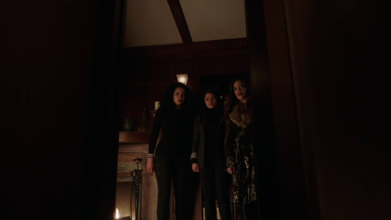 Charmed-Online-dot-nl_Charmed-1x20Ambush01677.jpg