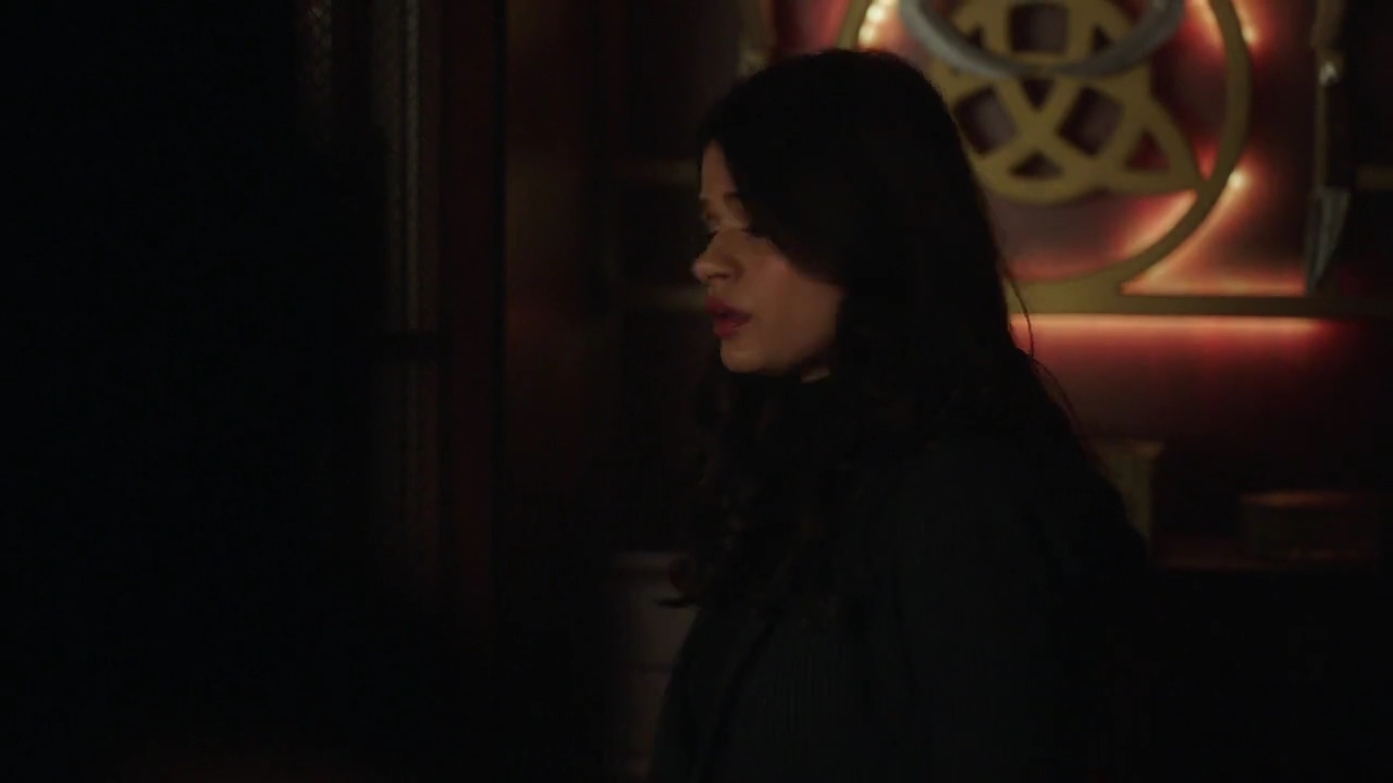 Charmed-Online-dot-nl_Charmed-1x20Ambush01742.jpg