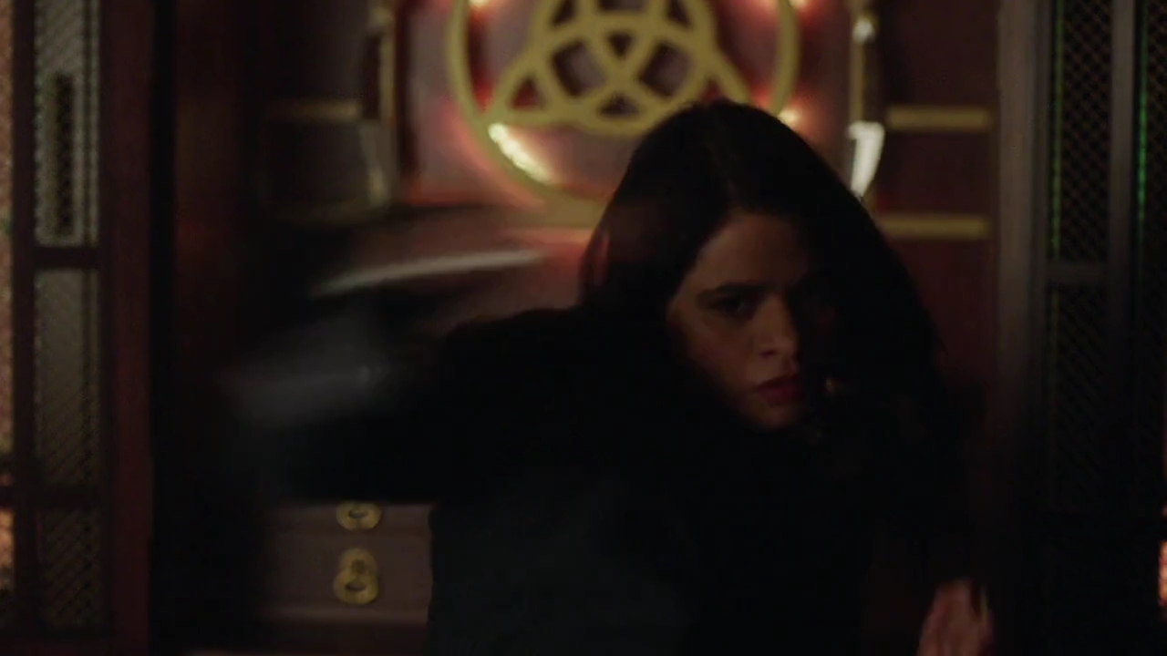 Charmed-Online-dot-nl_Charmed-1x20Ambush01834.jpg