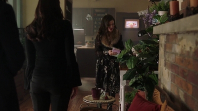 Charmed-Online-dot-nl_Charmed-1x20Ambush01152.jpg