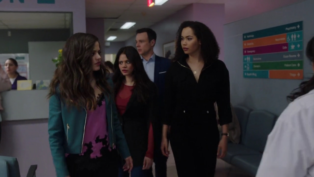 Charmed-Online-dot-nl_Charmed-1x21RedRain00103.jpg