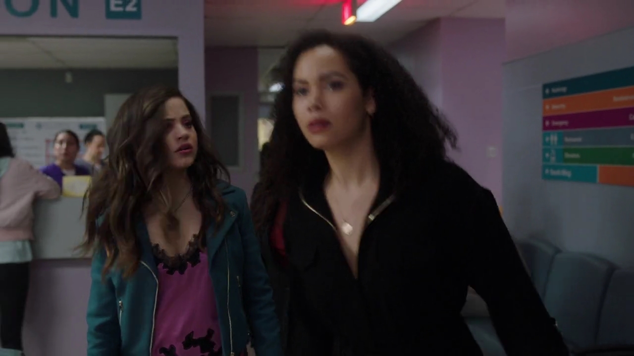 Charmed-Online-dot-nl_Charmed-1x21RedRain00107.jpg