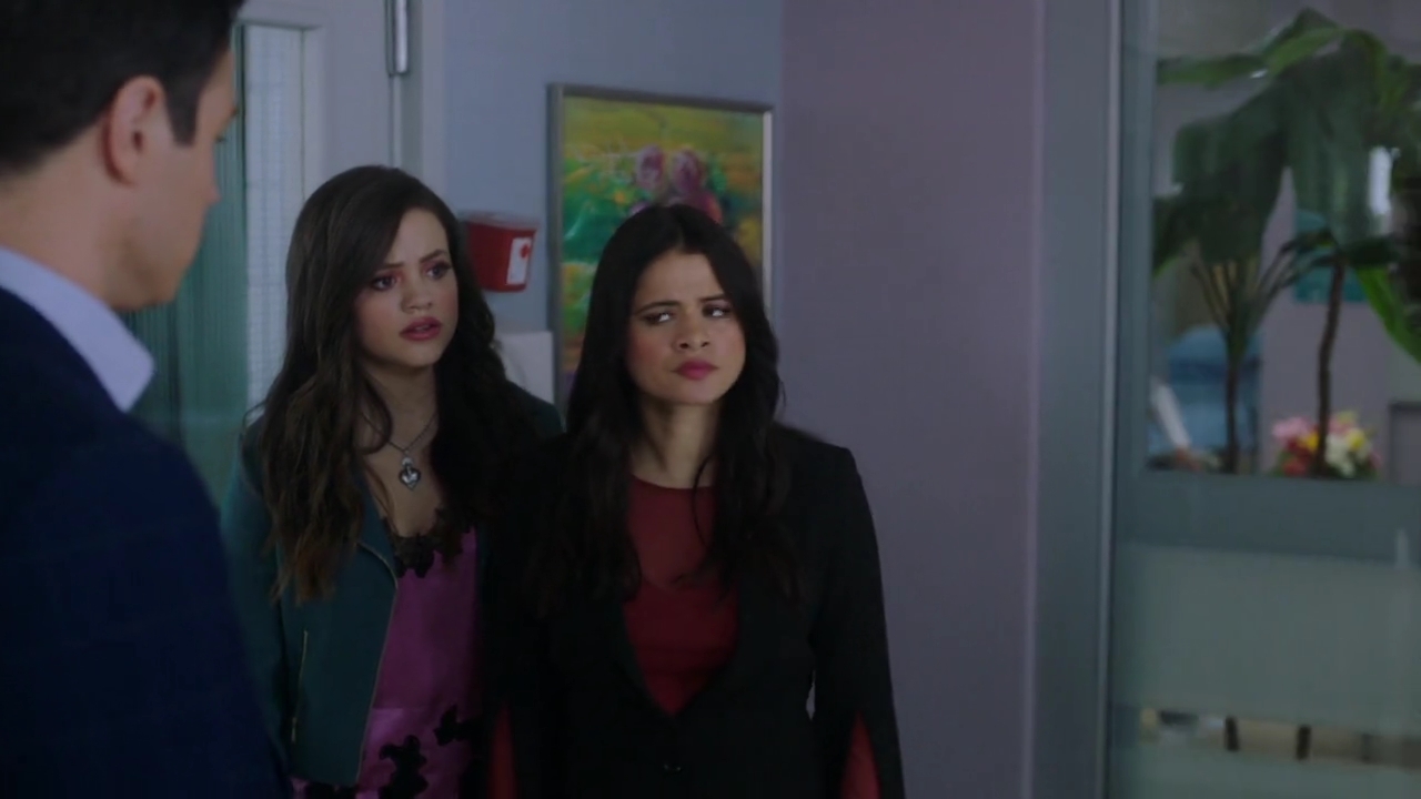 Charmed-Online-dot-nl_Charmed-1x21RedRain00177.jpg