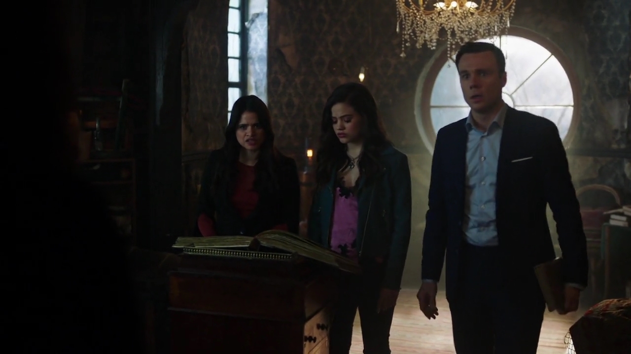 Charmed-Online-dot-nl_Charmed-1x21RedRain00568.jpg