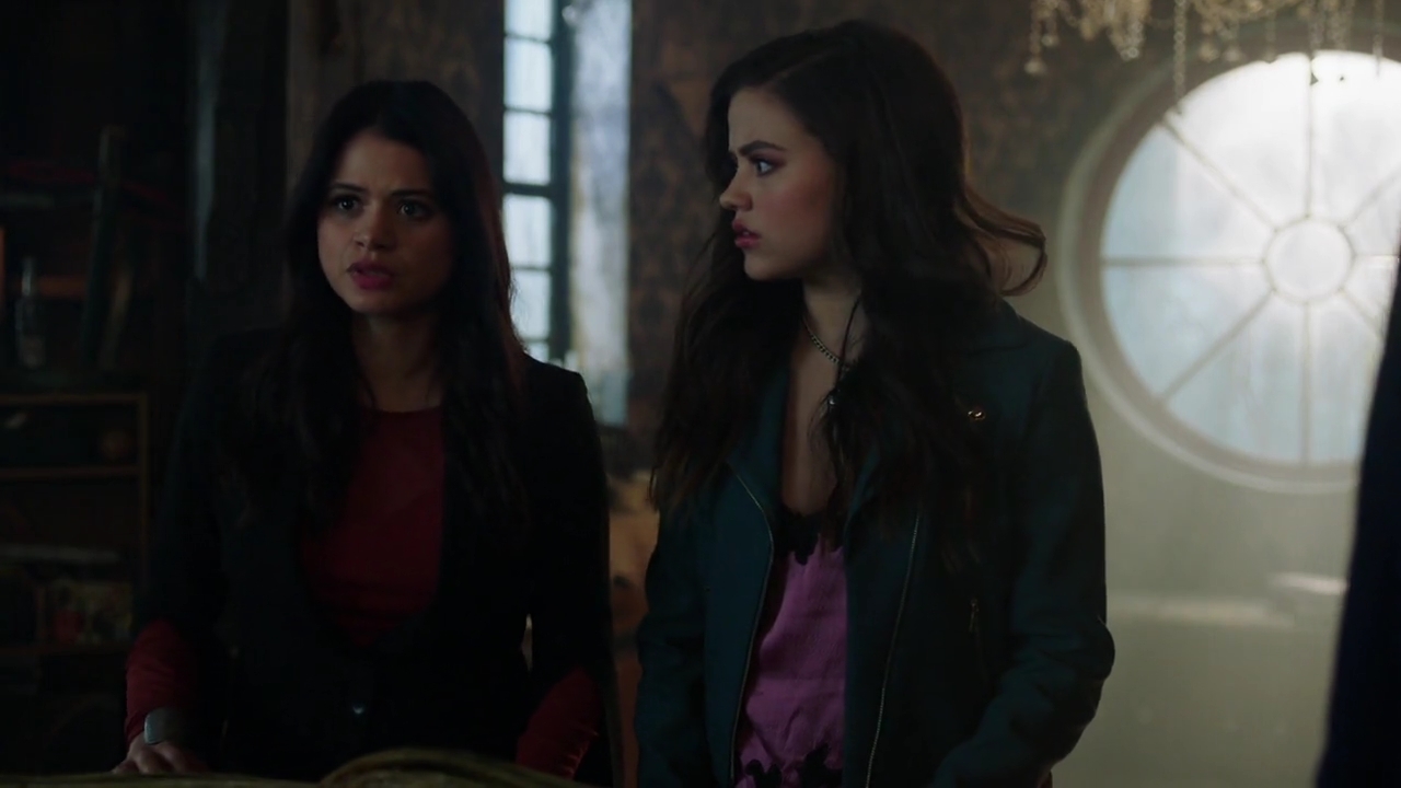 Charmed-Online-dot-nl_Charmed-1x21RedRain00587.jpg