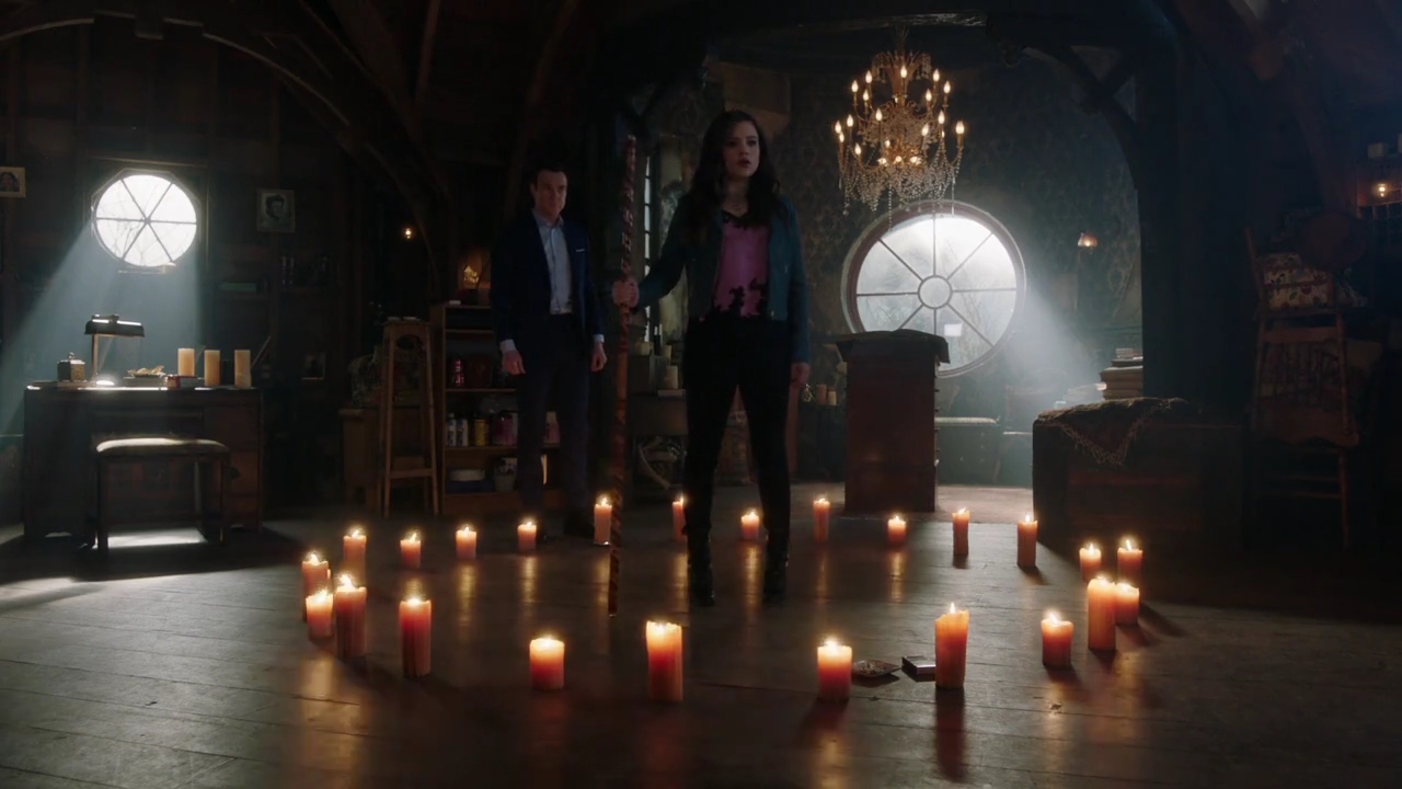 Charmed-Online-dot-nl_Charmed-1x21RedRain00708.jpg