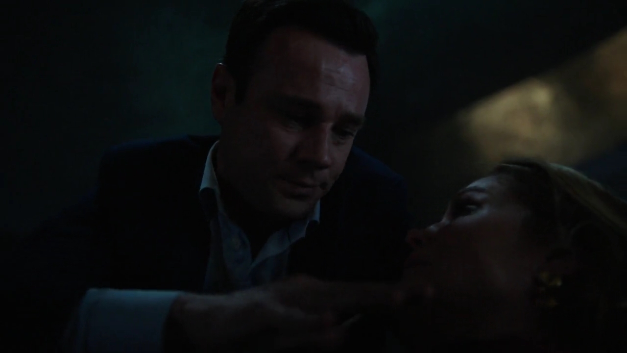 Charmed-Online-dot-nl_Charmed-1x21RedRain01353.jpg