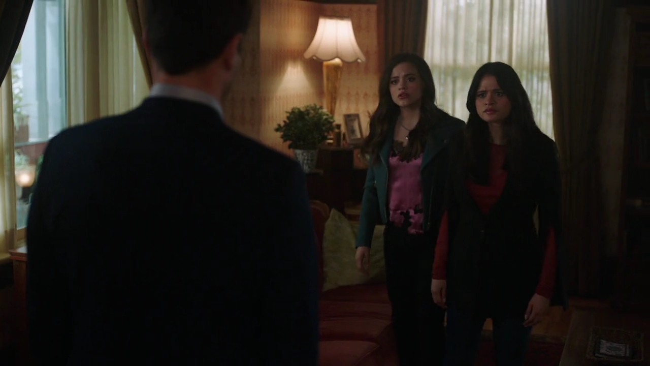 Charmed-Online-dot-nl_Charmed-1x21RedRain01408.jpg