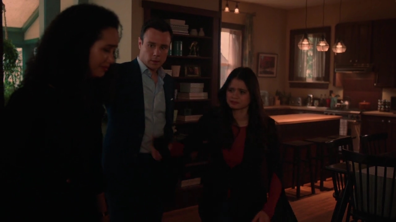 Charmed-Online-dot-nl_Charmed-1x21RedRain01684.jpg