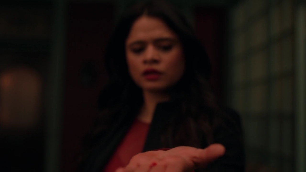 Charmed-Online-dot-nl_Charmed-1x21RedRain01746.jpg