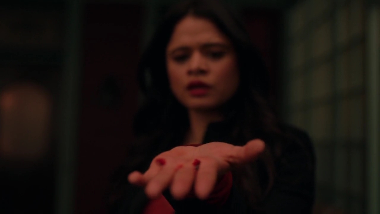 Charmed-Online-dot-nl_Charmed-1x21RedRain01748.jpg