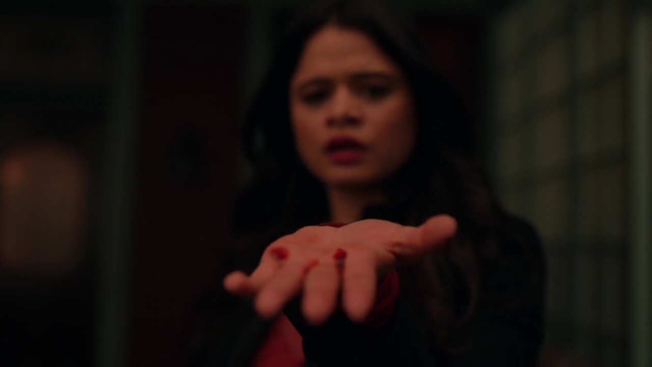 Charmed-Online-dot-nl_Charmed-1x21RedRain01749.jpg