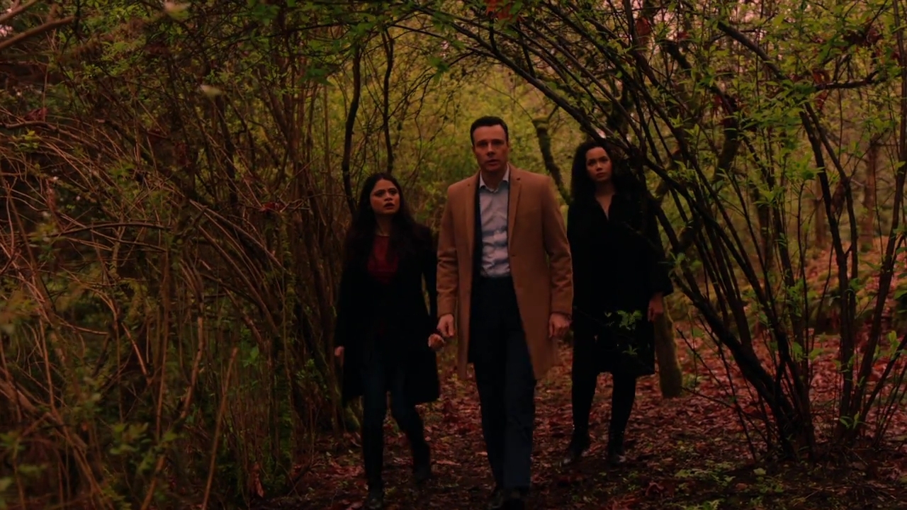 Charmed-Online-dot-nl_Charmed-1x21RedRain01787.jpg