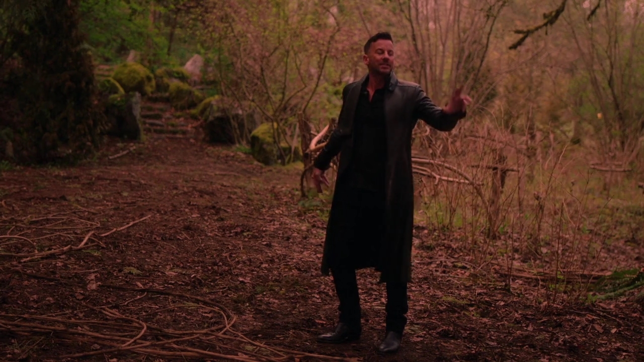 Charmed-Online-dot-nl_Charmed-1x21RedRain01823.jpg