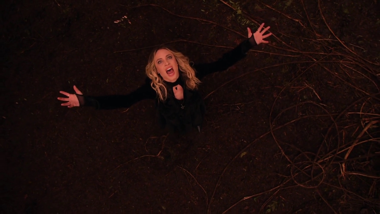 Charmed-Online-dot-nl_Charmed-1x21RedRain01845.jpg