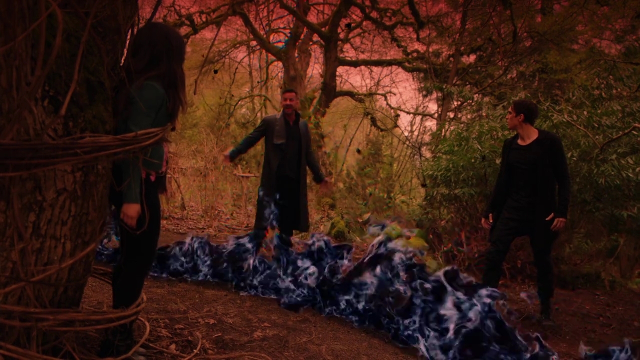 Charmed-Online-dot-nl_Charmed-1x21RedRain01945.jpg