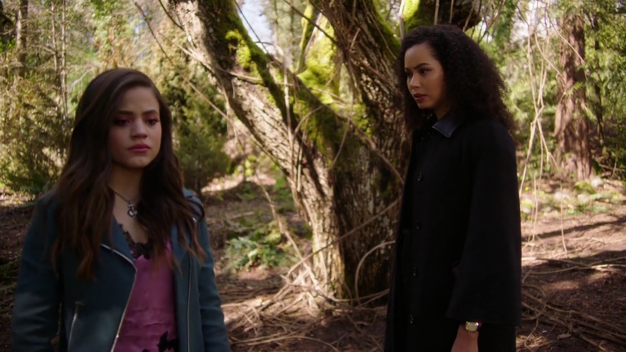 Charmed-Online-dot-nl_Charmed-1x21RedRain02108.jpg