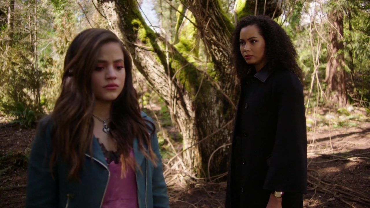 Charmed-Online-dot-nl_Charmed-1x21RedRain02109.jpg