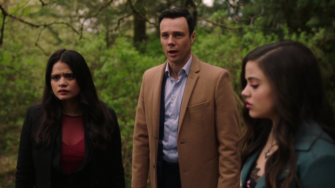 Charmed-Online-dot-nl_Charmed-1x21RedRain02111.jpg