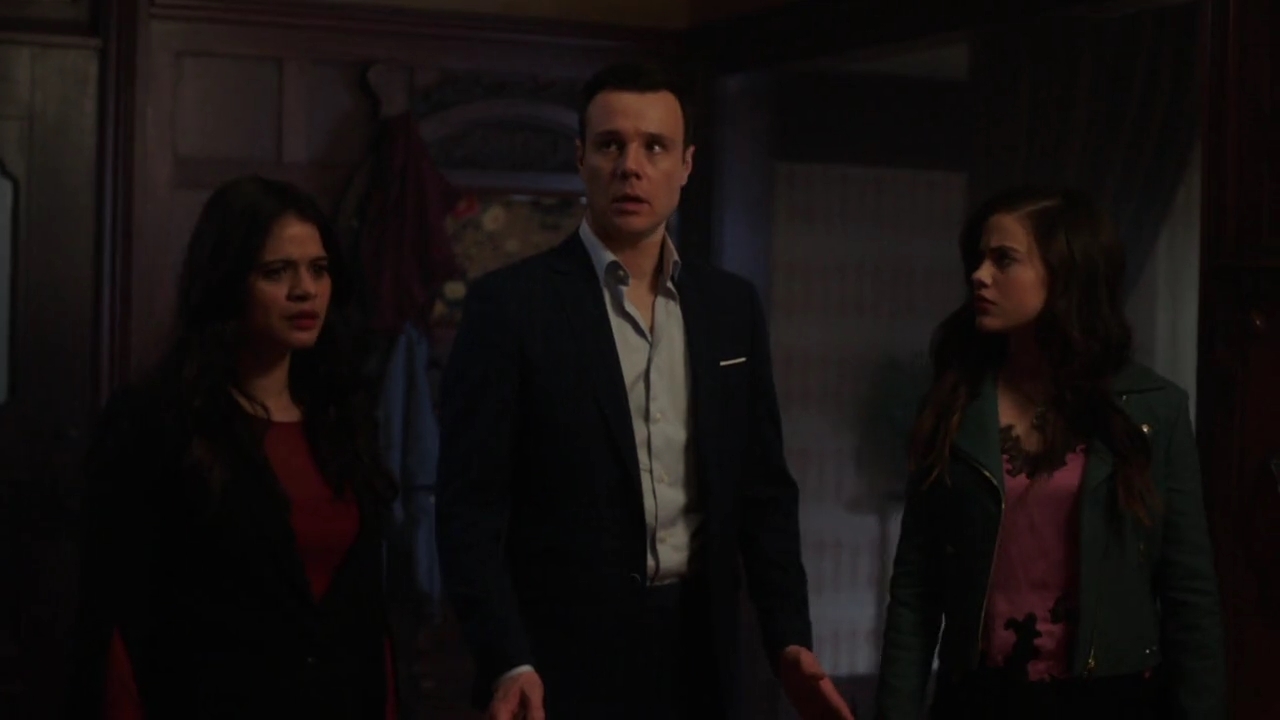 Charmed-Online-dot-nl_Charmed-1x21RedRain02124.jpg