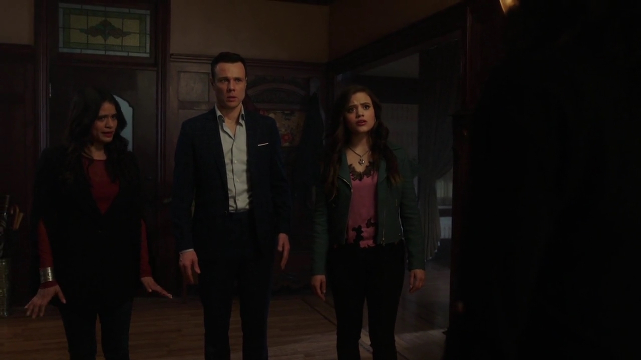 Charmed-Online-dot-nl_Charmed-1x21RedRain02134.jpg