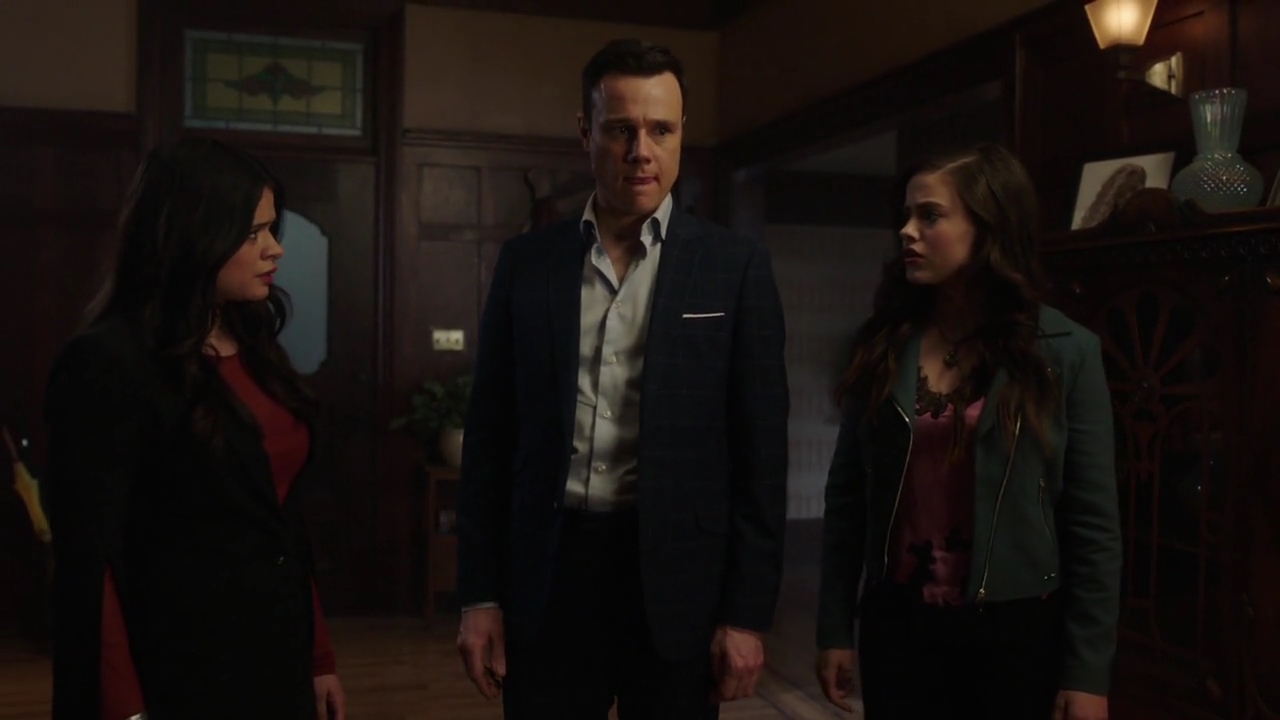 Charmed-Online-dot-nl_Charmed-1x21RedRain02160.jpg