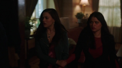 Charmed-Online-dot-nl_Charmed-1x21RedRain01430.jpg