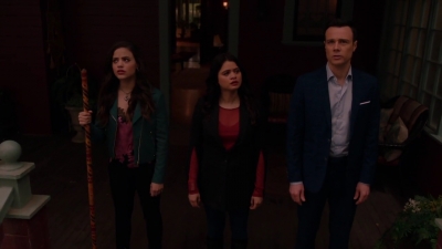 Charmed-Online-dot-nl_Charmed-1x21RedRain01456.jpg