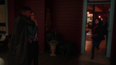 Charmed-Online-dot-nl_Charmed-1x21RedRain01501.jpg