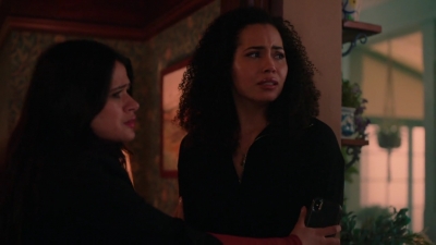 Charmed-Online-dot-nl_Charmed-1x21RedRain01697.jpg