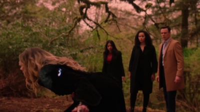 Charmed-Online-dot-nl_Charmed-1x21RedRain01859.jpg