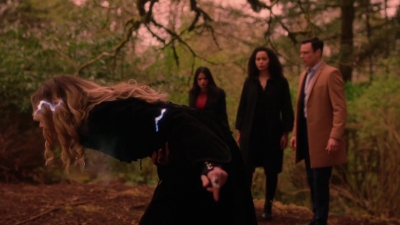 Charmed-Online-dot-nl_Charmed-1x21RedRain01860.jpg