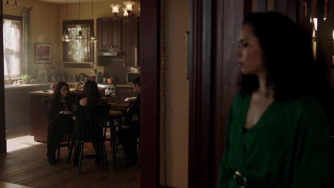 Charmed-Online-dot-nl_Charmed-1x22TheSourceAwakens00169.jpg