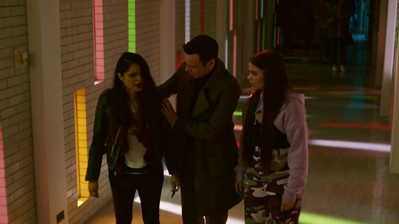 Charmed-Online-dot-nl_Charmed-1x22TheSourceAwakens01258.jpg