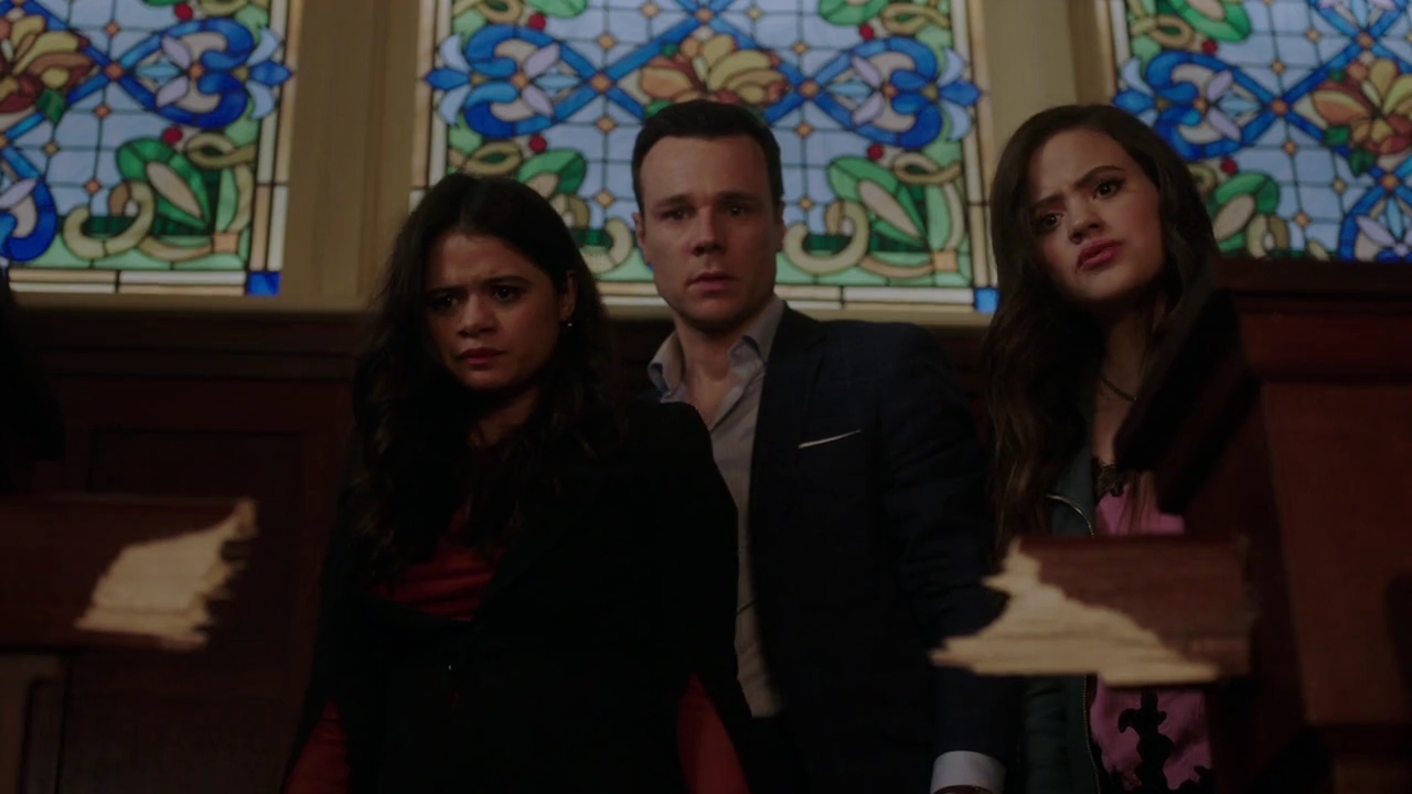 Charmed-Online-dot-nl_Charmed-1x22TheSourceAwakens01689.jpg