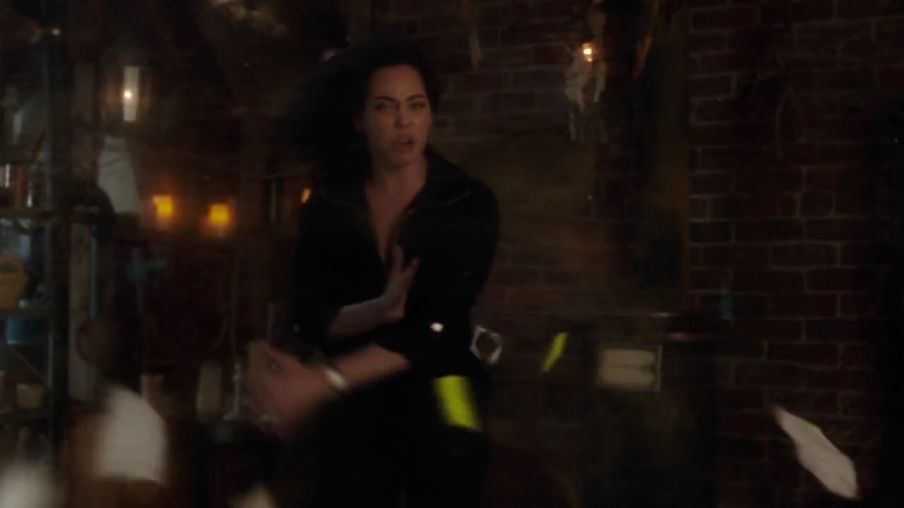 Charmed-Online-dot-nl_Charmed-1x22TheSourceAwakens01786.jpg