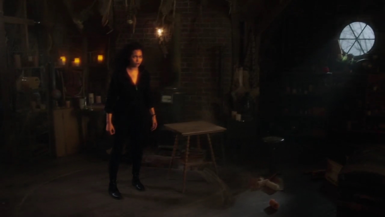 Charmed-Online-dot-nl_Charmed-1x22TheSourceAwakens01842.jpg