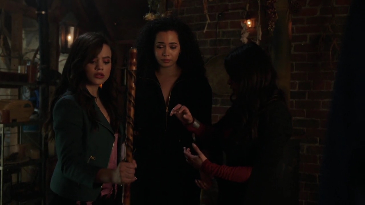 Charmed-Online-dot-nl_Charmed-1x22TheSourceAwakens01898.jpg