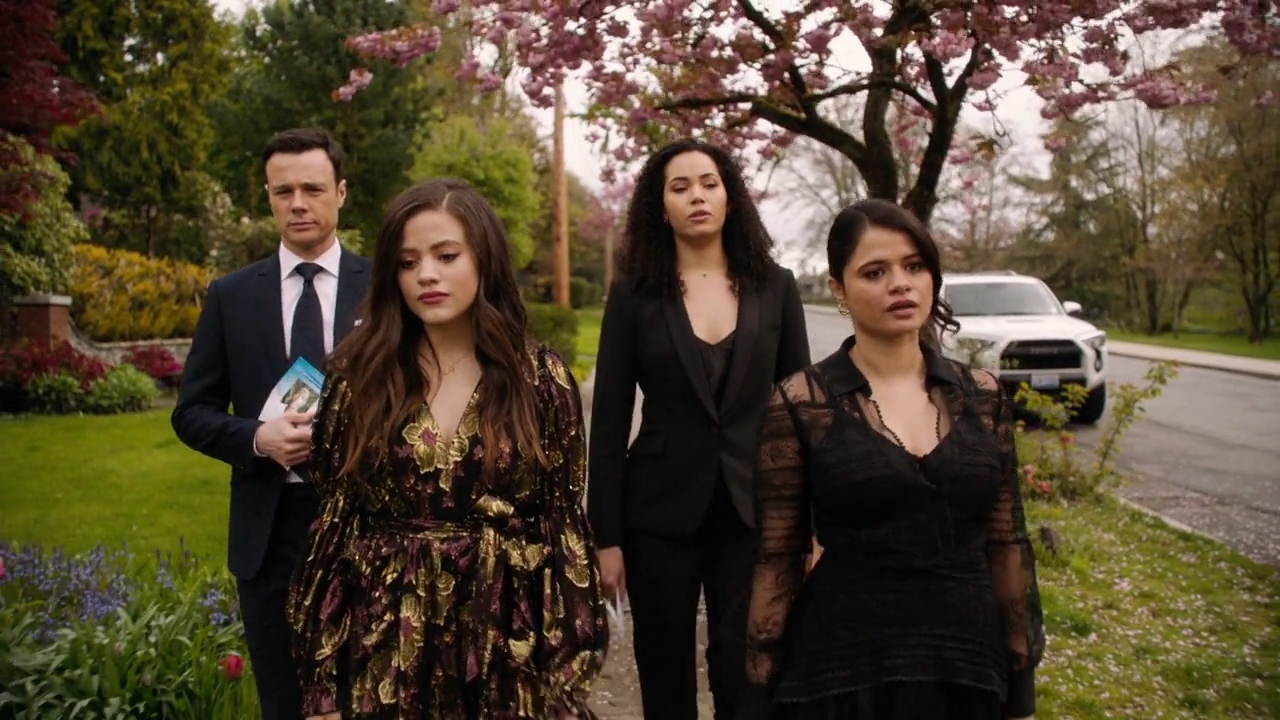 Charmed-Online-dot-nl_Charmed-1x22TheSourceAwakens02338.jpg