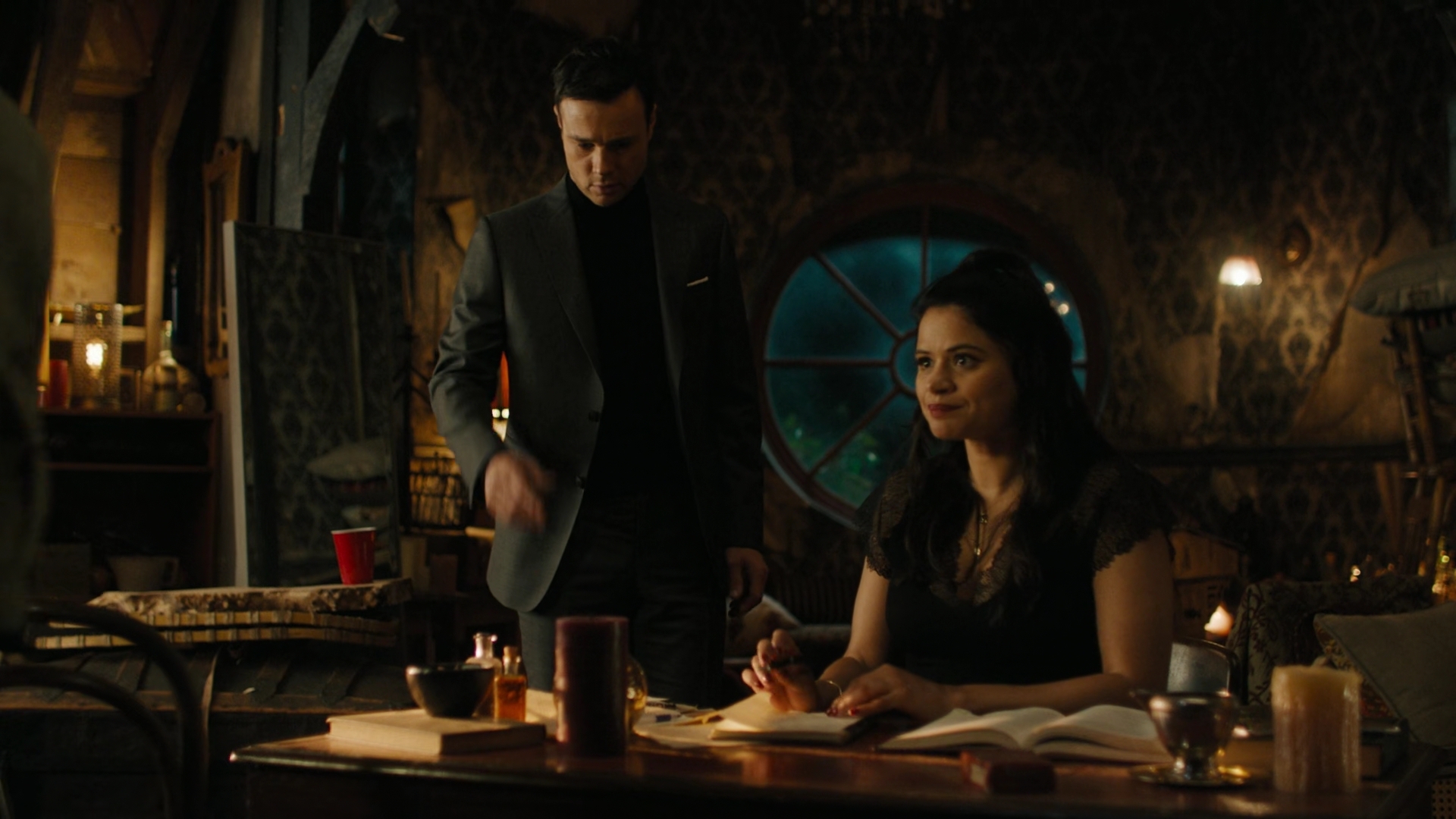 Charmed-Online-dot-nl_Charmed2x01-SafeSpace00409.jpg