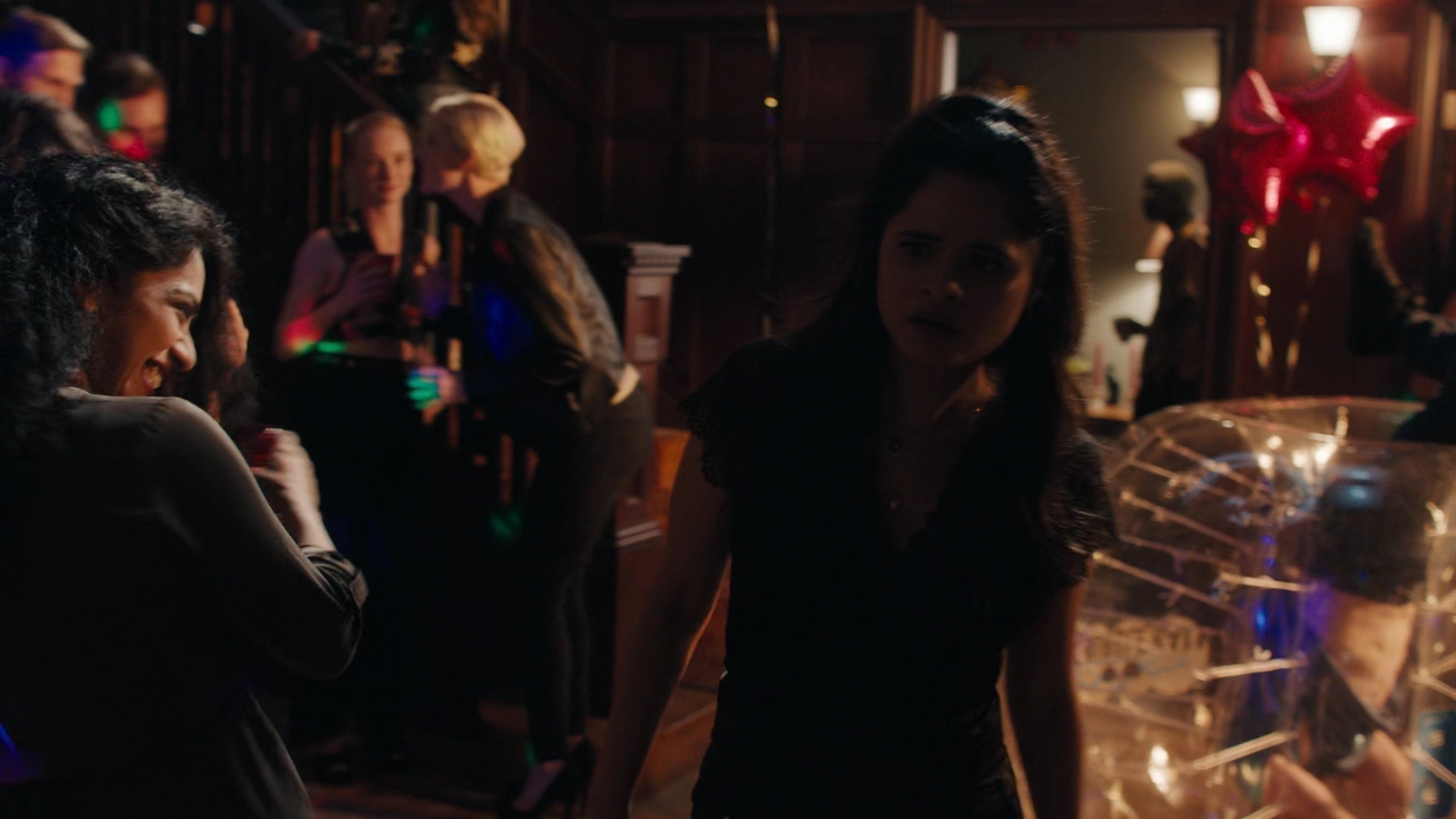 Charmed-Online-dot-nl_Charmed2x01-SafeSpace00422.jpg
