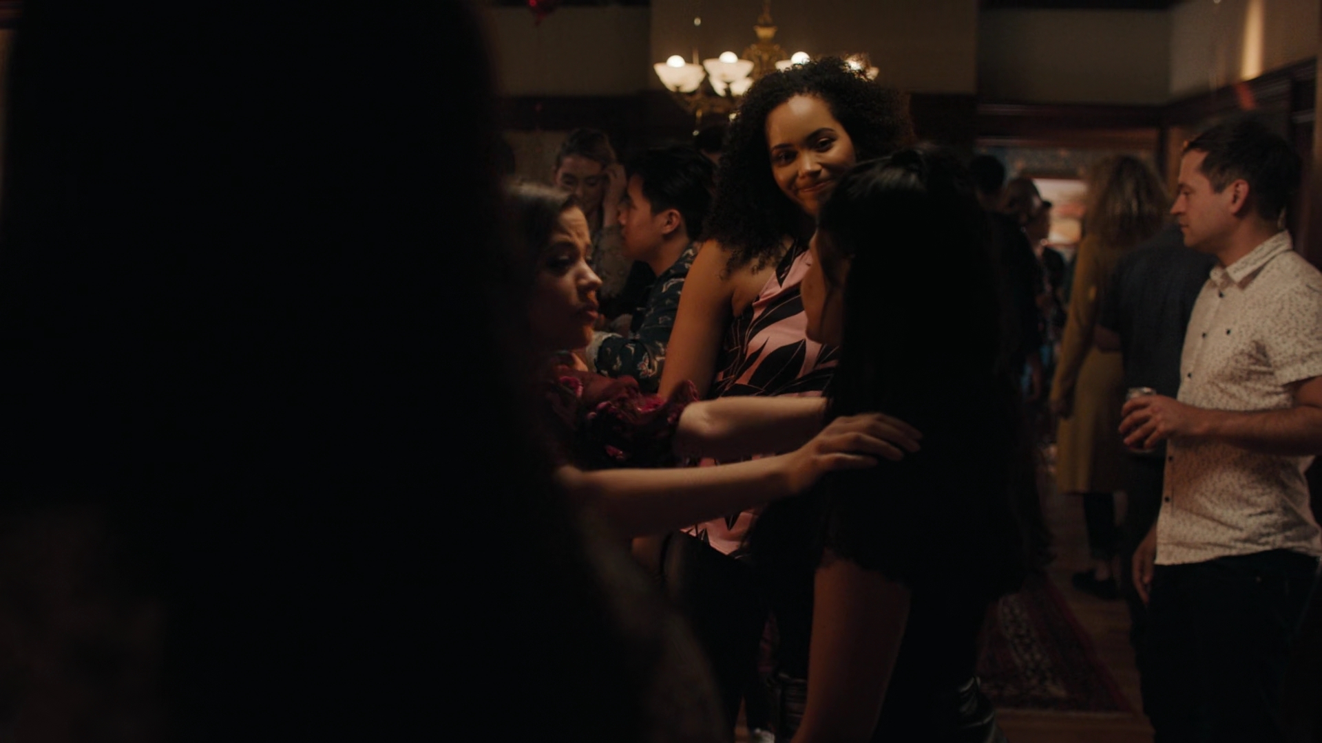 Charmed-Online-dot-nl_Charmed2x01-SafeSpace00448.jpg