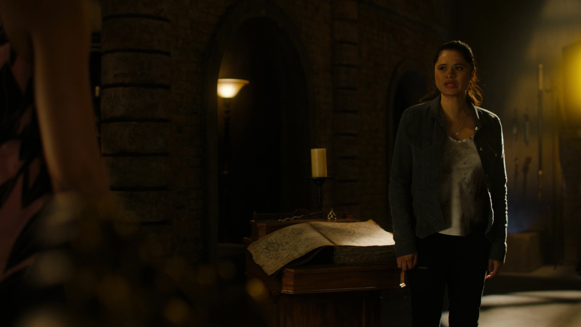 Charmed-Online-dot-nl_Charmed2x01-SafeSpace00854.jpg