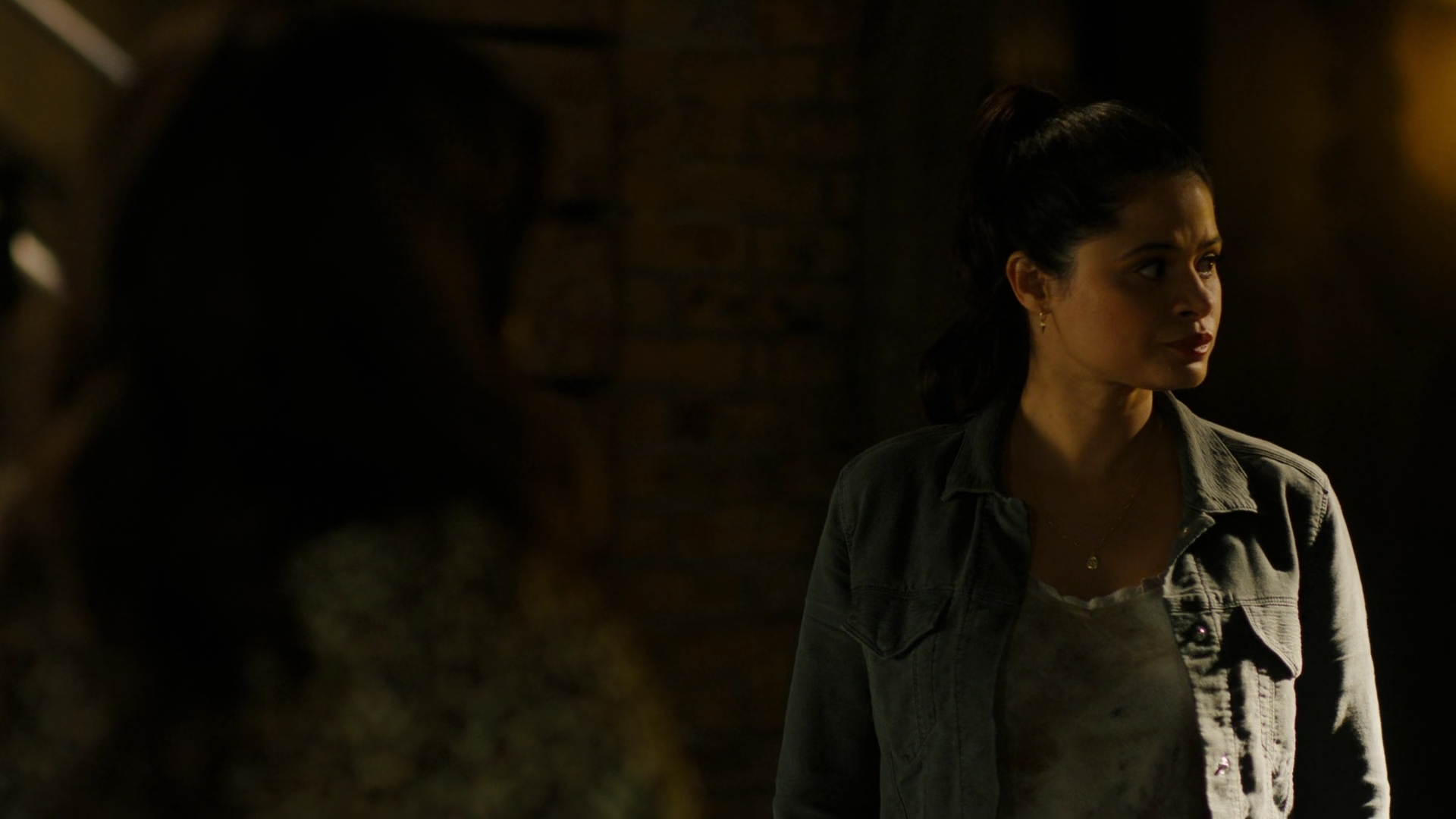 Charmed-Online-dot-nl_Charmed2x01-SafeSpace00864.jpg