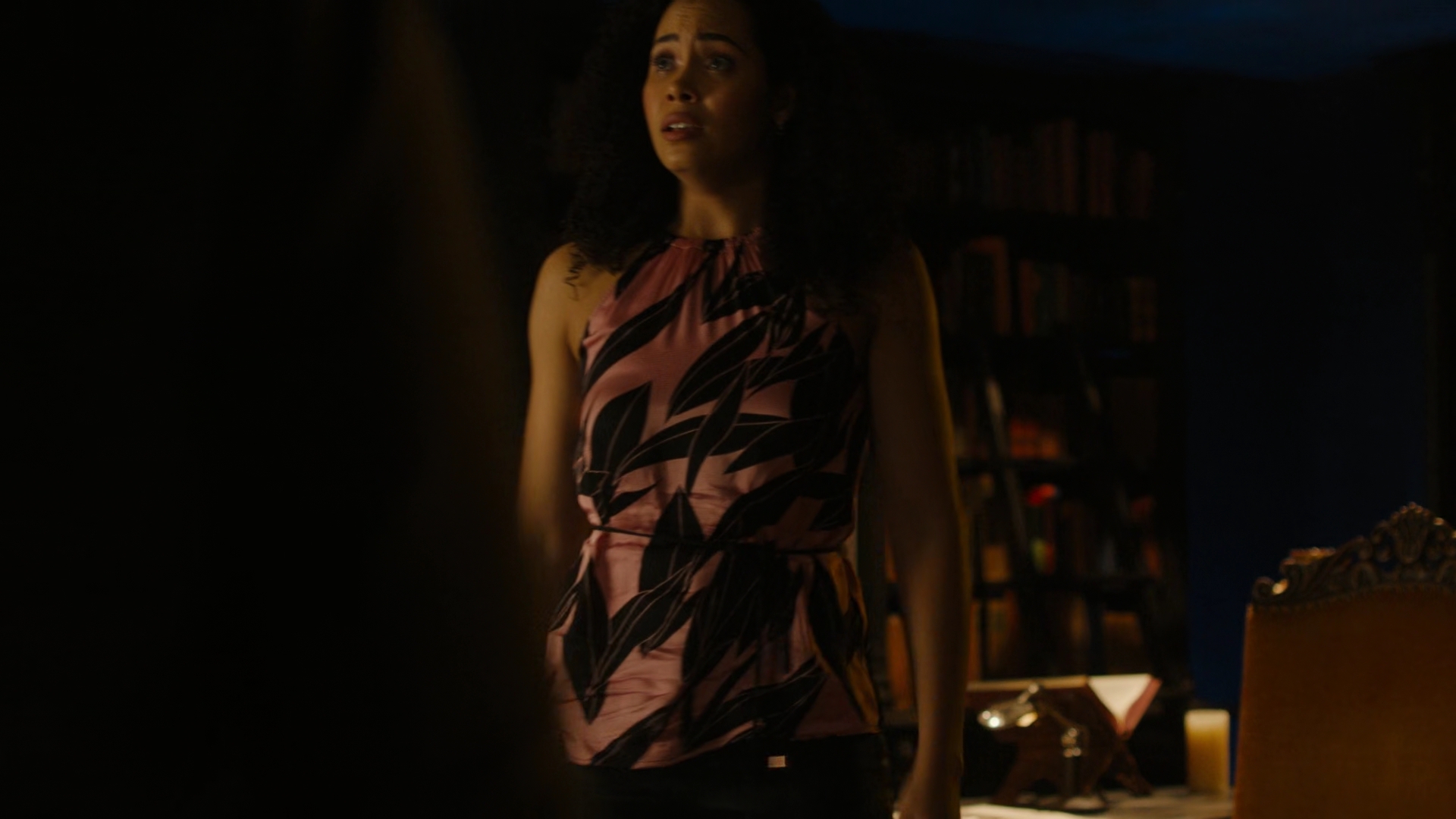 Charmed-Online-dot-nl_Charmed2x01-SafeSpace00933.jpg