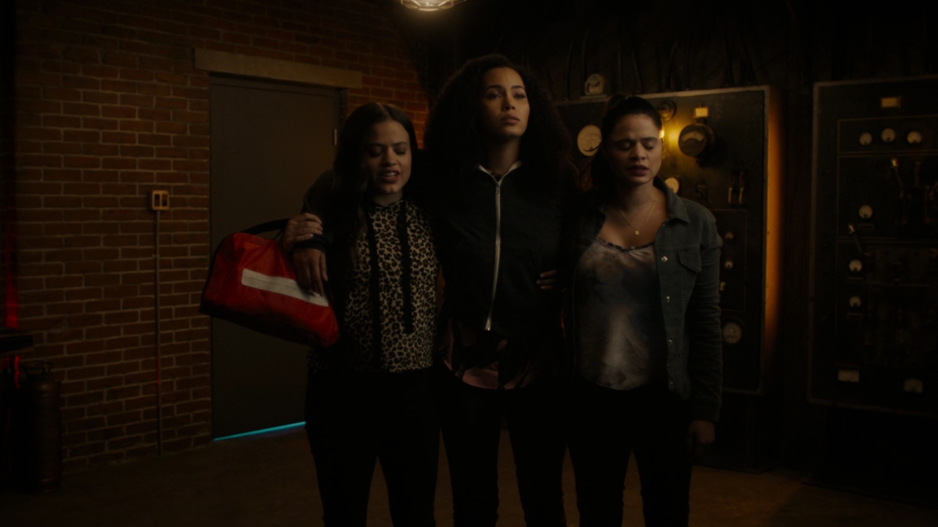 Charmed-Online-dot-nl_Charmed2x01-SafeSpace01578.jpg