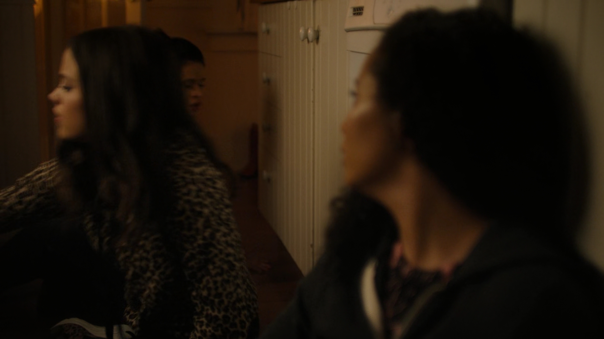 Charmed-Online-dot-nl_Charmed2x01-SafeSpace01792.jpg
