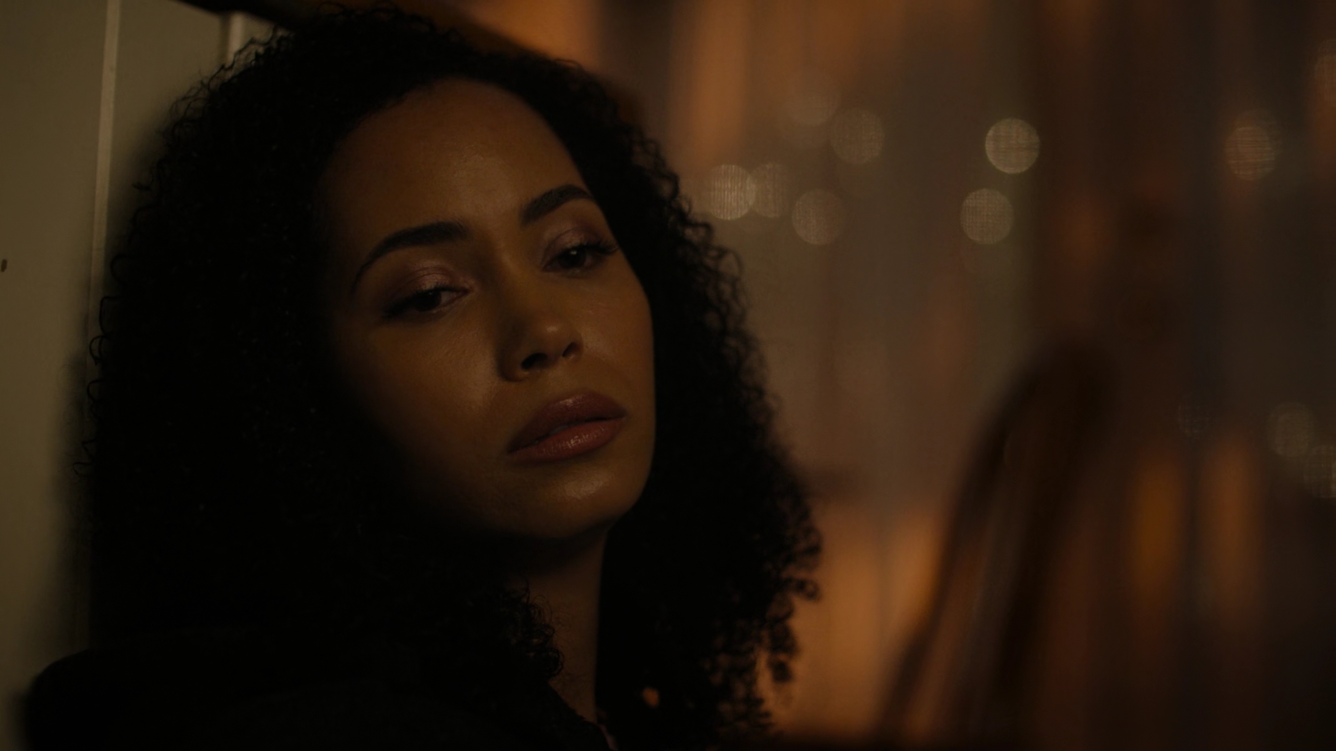 Charmed-Online-dot-nl_Charmed2x01-SafeSpace01794.jpg