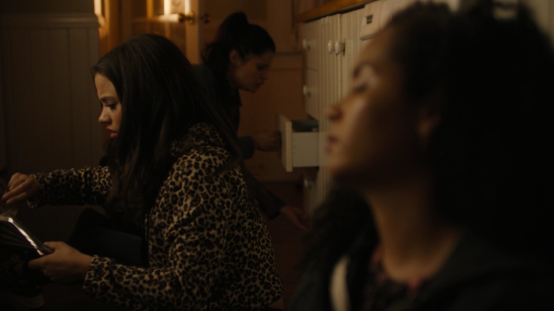 Charmed-Online-dot-nl_Charmed2x01-SafeSpace01797.jpg Charmed-Online-dot-nl_Charmed2x01-SafeSpace01797.jpg